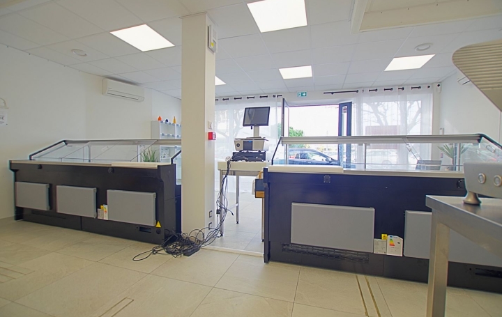 Activité commerciale LES SABLES-D'OLONNE (85100)  196 m2 106 900 € 