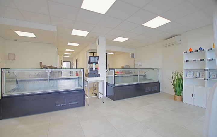 Activité commerciale LES SABLES-D'OLONNE (85100)  196 m2 106 900 € 