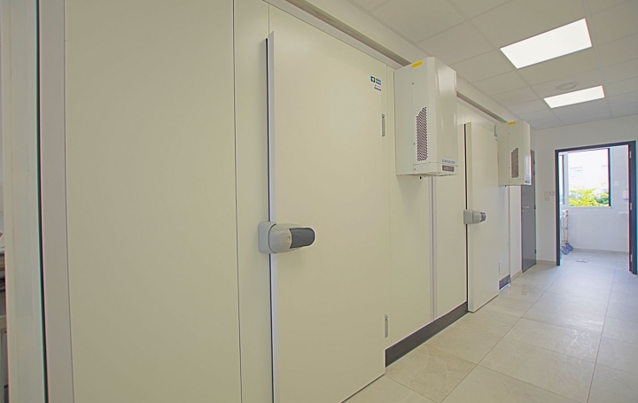 Activité commerciale LES SABLES-D'OLONNE (85100)  196 m2 106 900 € 
