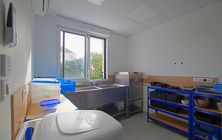 Activité commerciale LES SABLES-D'OLONNE (85100)  196 m2 106 900 € 