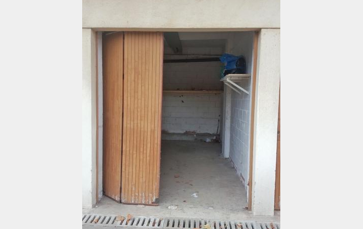 Réseau Immo-diffusion : Garage  NARBONNE  15 m2 24 000 € 