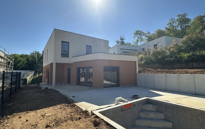 Maison JUSSY (57130)  141 m2 567 000 € 