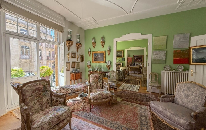 6 Pièces METZ (57000)  204 m2 619 000 € 