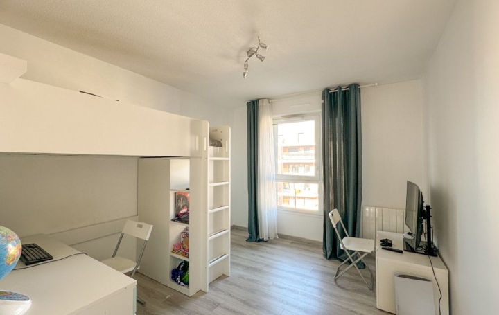 6 Pièces LONGEVILLE-LES-METZ (57050)  150 m2 370 000 € 