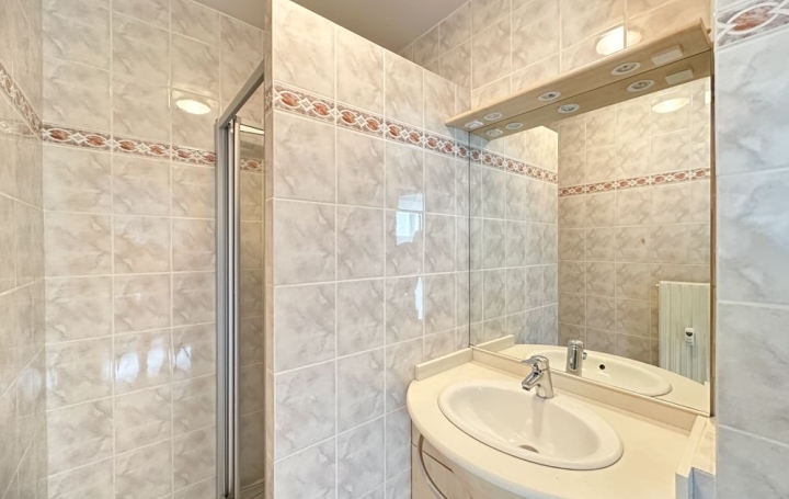 2 Pièces METZ (57050)  48 m2 123 050 € 