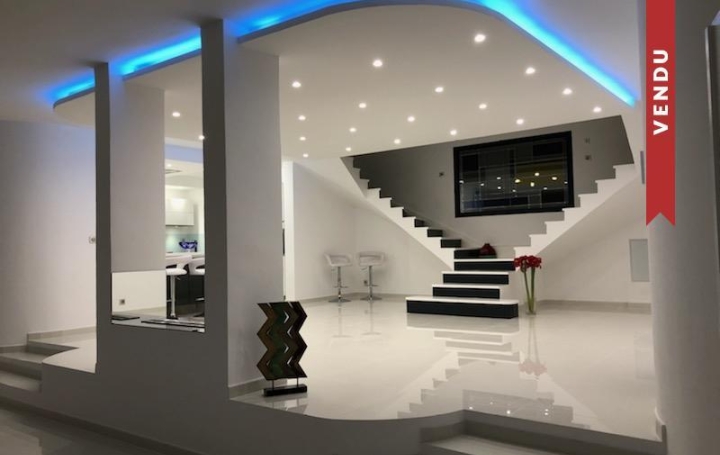 Réseau Immo-diffusion : Villa  LE ROVE  280 m2 1 298 000 € 