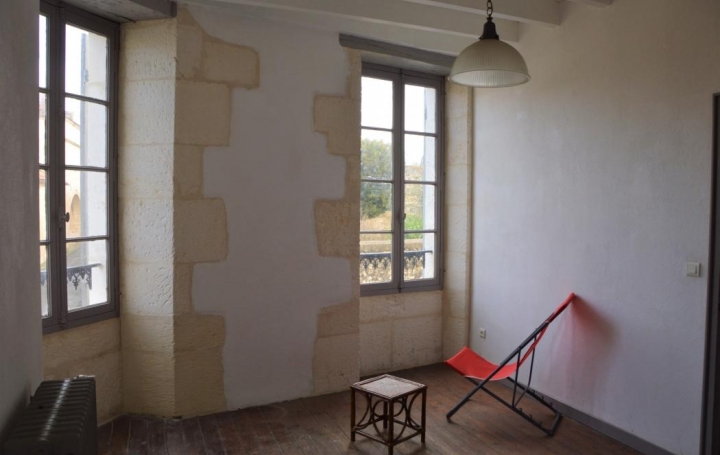 Réseau Immo-diffusion : Maison  SAINT-JEAN-D'ANGELY  75 m2 86 400 € 