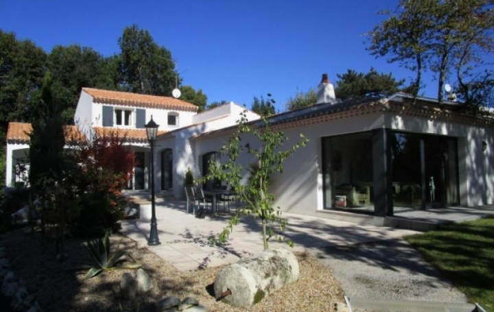 Réseau Immo-diffusion : Propriété  LAGORD  290 m2 945 000 € 