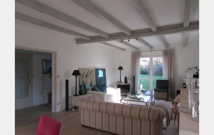 Réseau Immo-diffusion : Maison  SAINTE-SOULLE  200 m2 441 000 € 