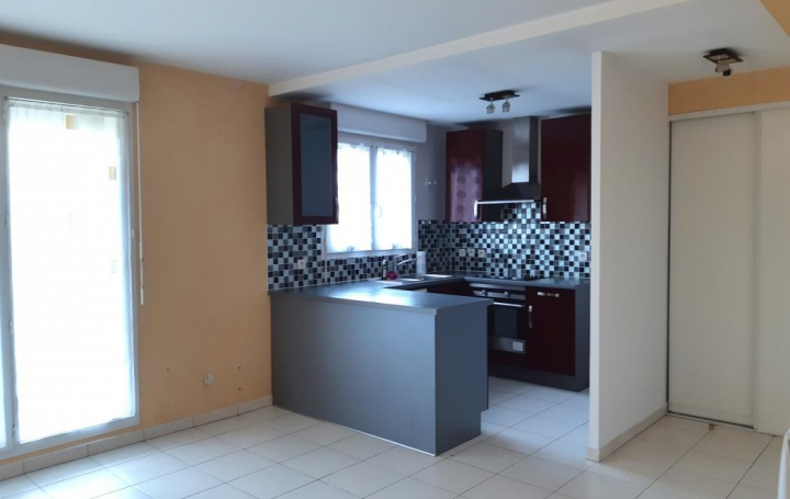 Réseau Immo-diffusion : Appartement P2  BOUFFEMONT  45 m2 850 € 