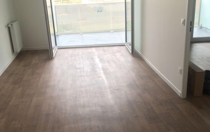 Réseau Immo-diffusion : Appartement P2  FONTENAY-SOUS-BOIS  42 m2 905 € 