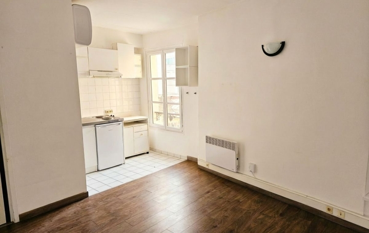 Studio PARIS (75020)  20 m2 182 200 € 