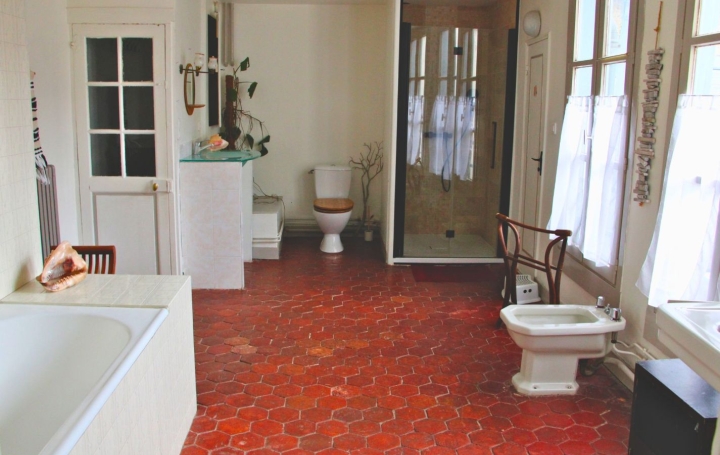 Maison de ville AUXERRE (89000)  280 m2 340 000 € 