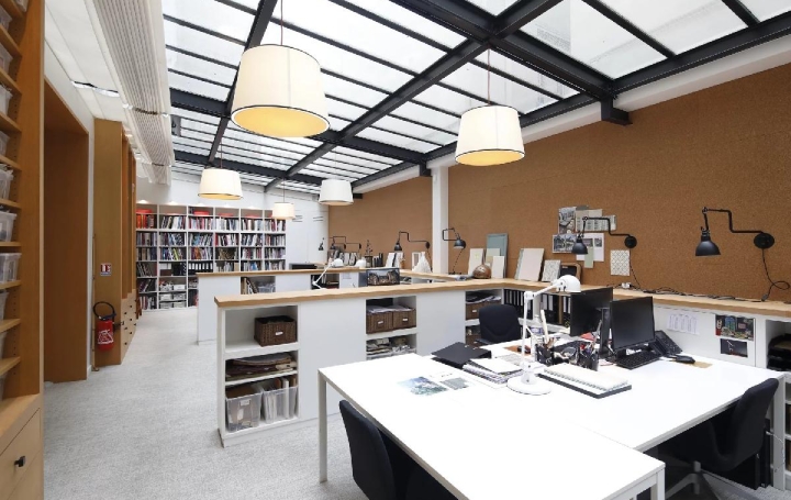 Local commercial PARIS (75011)  153 m2 1 989 620 € 