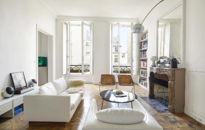 4 Pièces PARIS (75003)  106 m2 2 100 000 € 