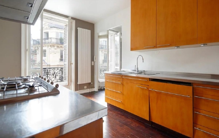 7 Pièces PARIS (75009)  181 m2 1 950 000 € 