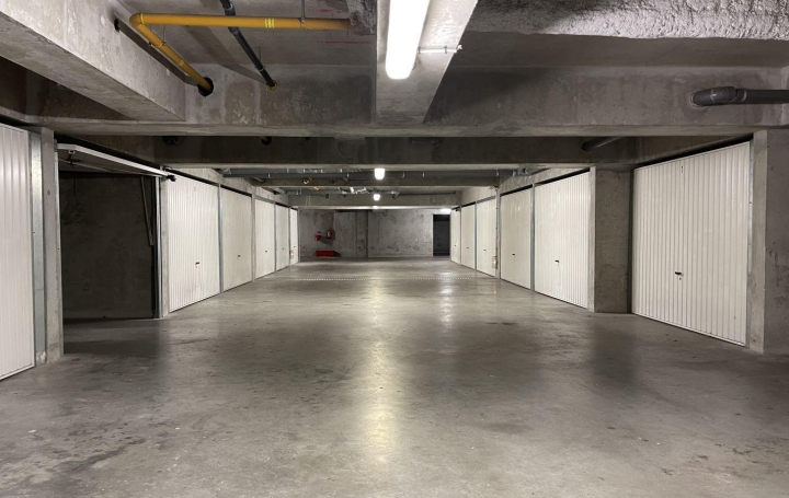 Réseau Immo-diffusion : Garage  LYON 8ème 16 m2 18 000 € 
