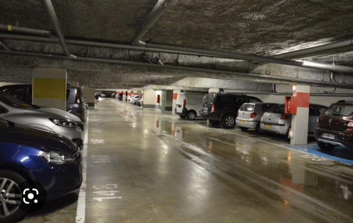 Réseau Immo-diffusion : Parking  COLOMBES  13 m2 15 000 € 