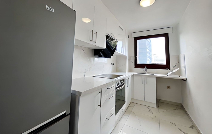 3 Pièces COURBEVOIE (92400)  67 m2 460 000 € 