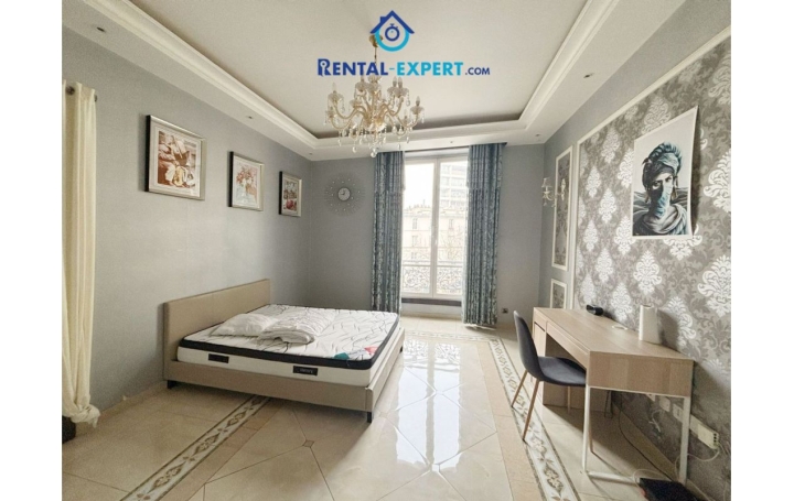 5 Pièces PARIS (75010)  103 m2 910 000 € 