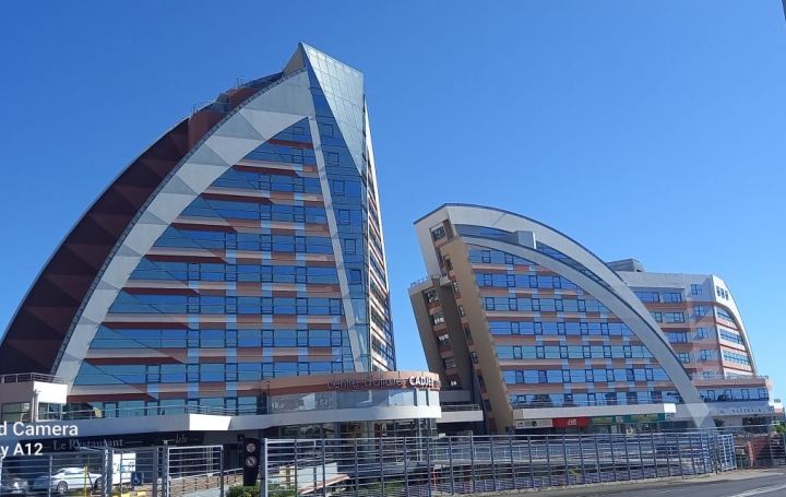 Local commercial SAINT DENIS (97490)  25 m2 777 € 