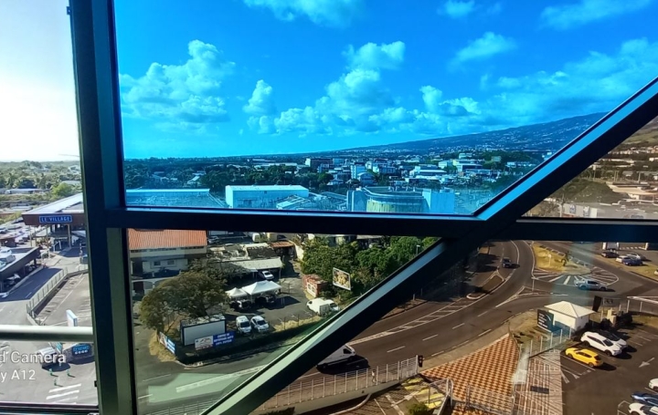 Local commercial SAINT DENIS (97490)  25 m2 777 € 