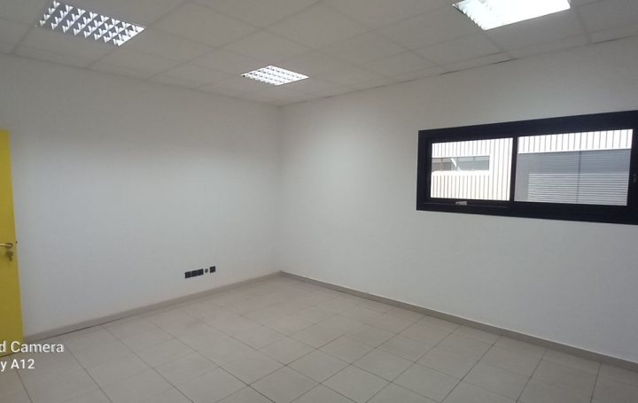 Local commercial SAINT ANDRE (97440)  60 m2 840 € 