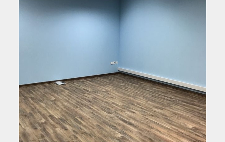 Local commercial SAINT ANDRE (97440)  60 m2 840 € 