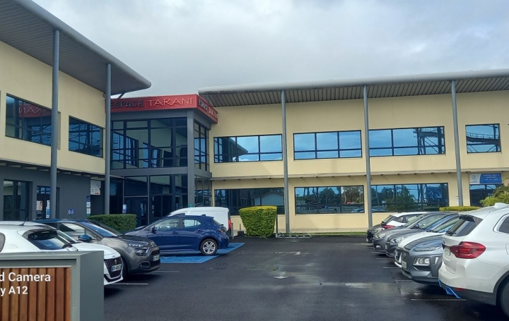 Local commercial SAINT-ANDRE (97440)  30 m2 650 € 