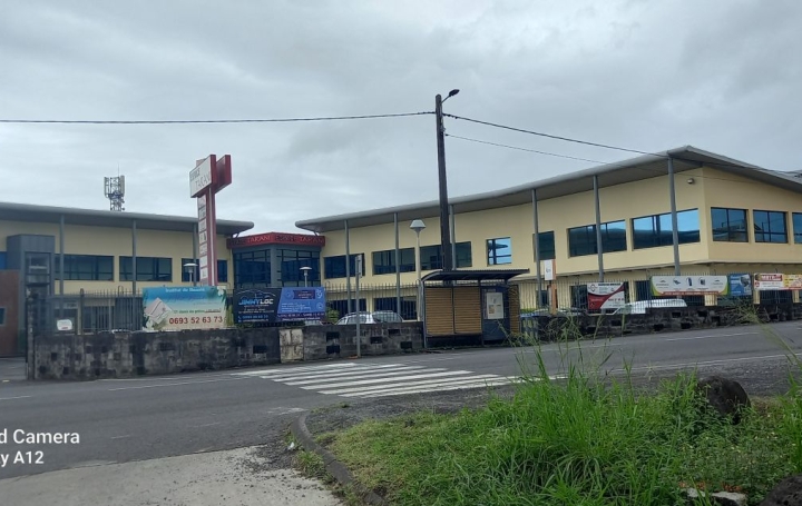 Local commercial SAINT-ANDRE (97440)  118 m2 4 250 € 