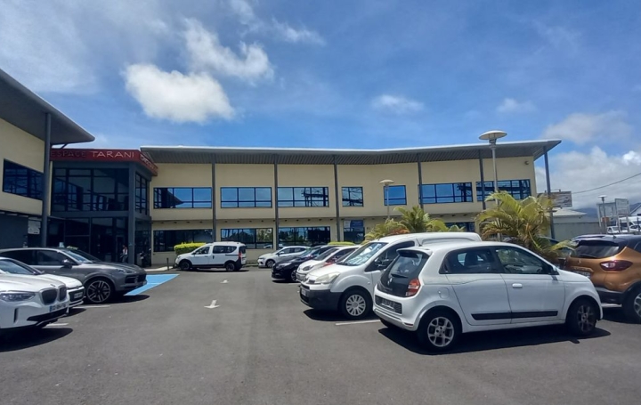 Local commercial SAINT-ANDRE (97440)  70 m2 2 000 € 