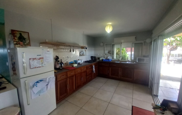 3 Pièces SAINT-PAUL (97460)  70 m2 1 300 € 