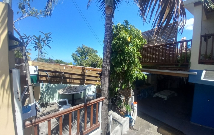 3 Pièces SAINT-PAUL (97460)  70 m2 1 300 € 