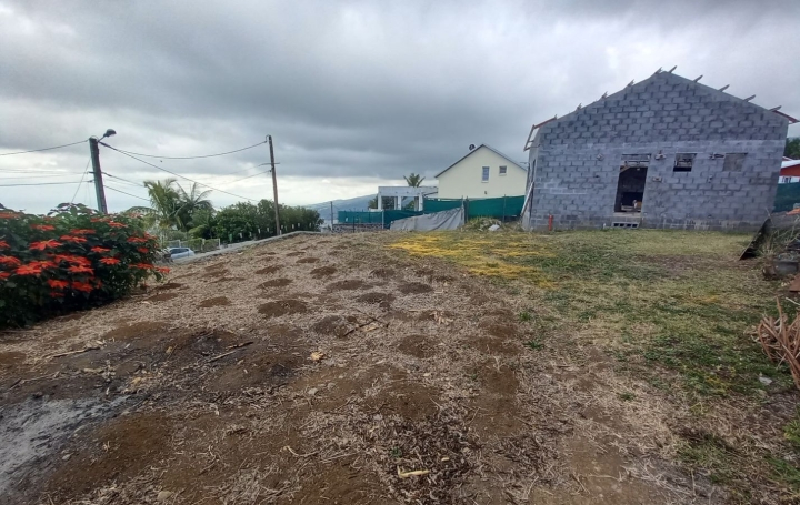 Terrain BOIS-DE-NEFLES (97411)  60 m2 209 000 € 