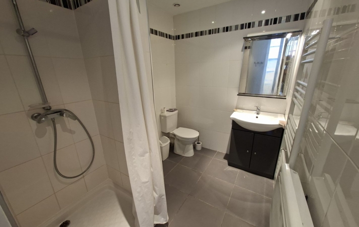 Studio ROUBAIX (59100)  24 m2 590 € 