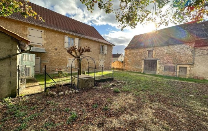 Réseau Immo-diffusion : Maison  SAVIGNAC-LES-EGLISES  136 m2 229 000 € 