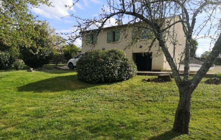 Réseau Immo-diffusion : Maison  LA CHAPELLE-GONAGUET  82 m2 176 900 € 