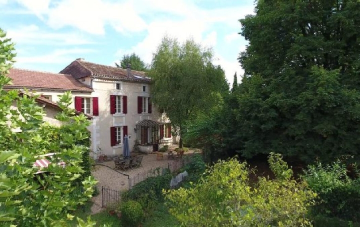 Réseau Immo-diffusion : Maison  MONTREM  300 m2 630 000 € 