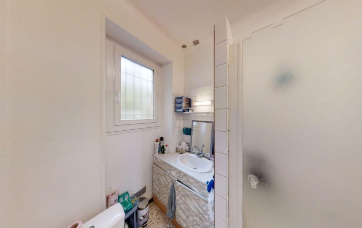 2 Pièces NIMES (30000)  51 m2 586 € 