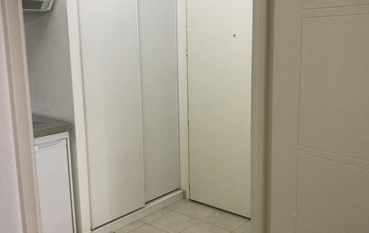 Studio BOULOGNE-BILLANCOURT (92100)  31 m2 1 190 € 