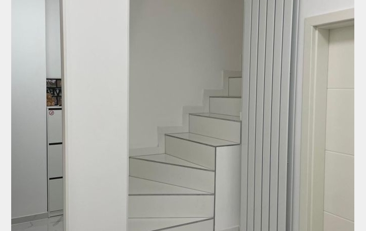 Studio DUDELANGE (L-3416)  35 m2 1 500 € 