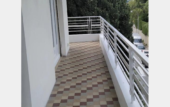 2 Pièces NICE (06000)  61 m2 1 380 € 