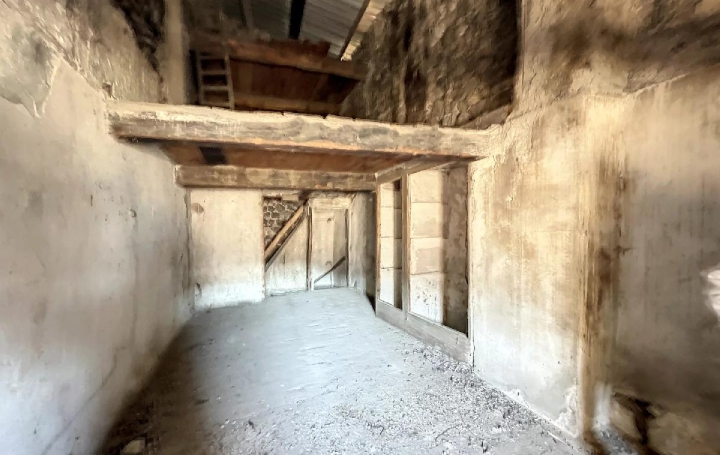 4 Pièces SAINT-AUBAN (06850)  100 m2 45 000 € 