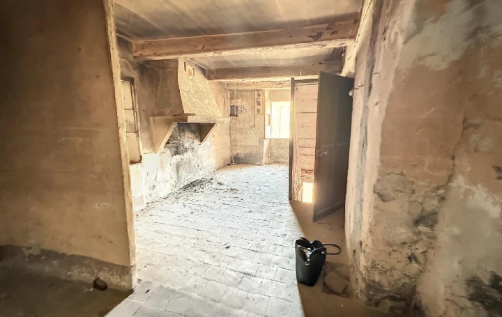 4 Pièces SAINT-AUBAN (06850)  100 m2 45 000 € 