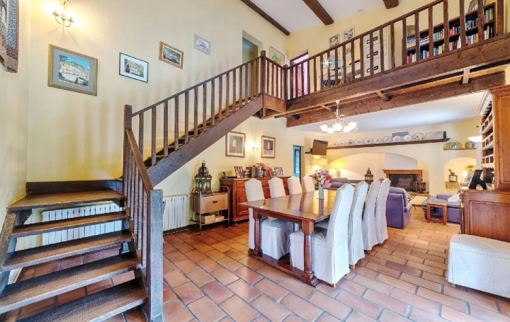 Maison LES ARCS (83460)  184 m2 750 000 € 