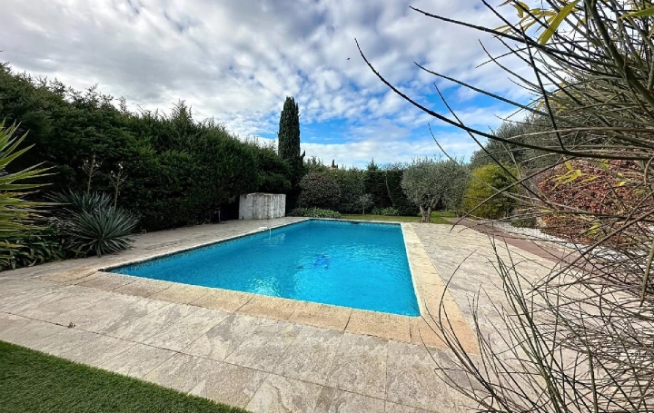 Maison MOUGINS (06250)  163 m2 1 690 000 € 