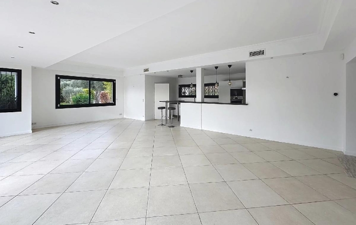 Maison MOUGINS (06250)  163 m2 1 690 000 € 