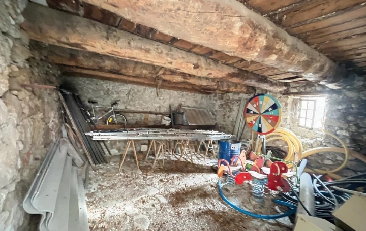 Maison BRIANCONNET (06850)  179 m2 90 000 € 