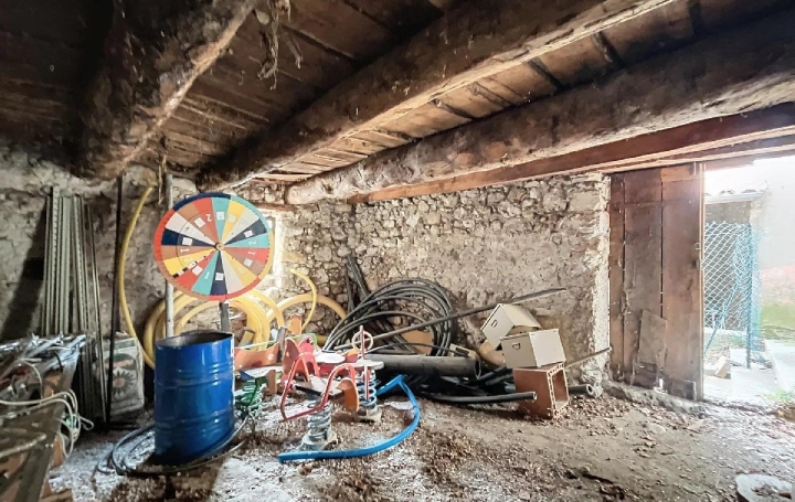 Maison BRIANCONNET (06850)  179 m2 90 000 € 