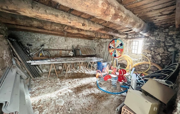 Maison BRIANCONNET (06850)  179 m2 90 000 € 